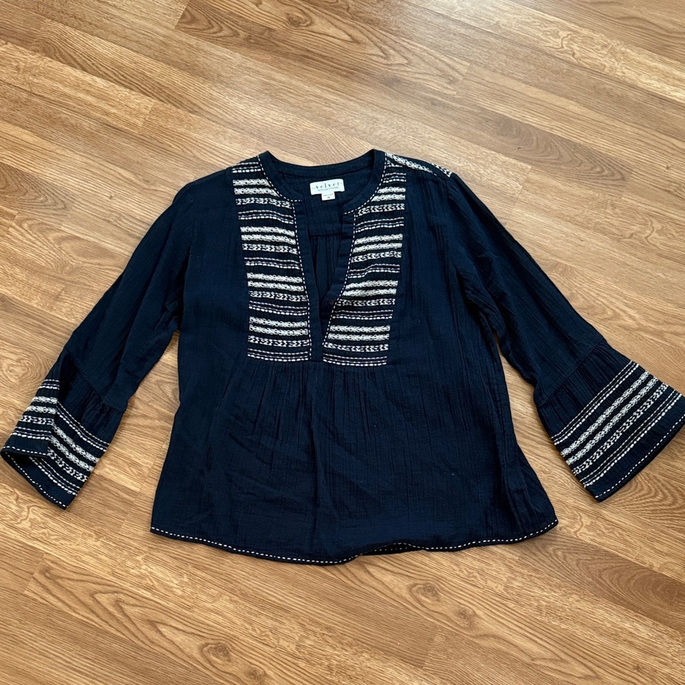 NWOT velvet cotton navy embroidered tunic